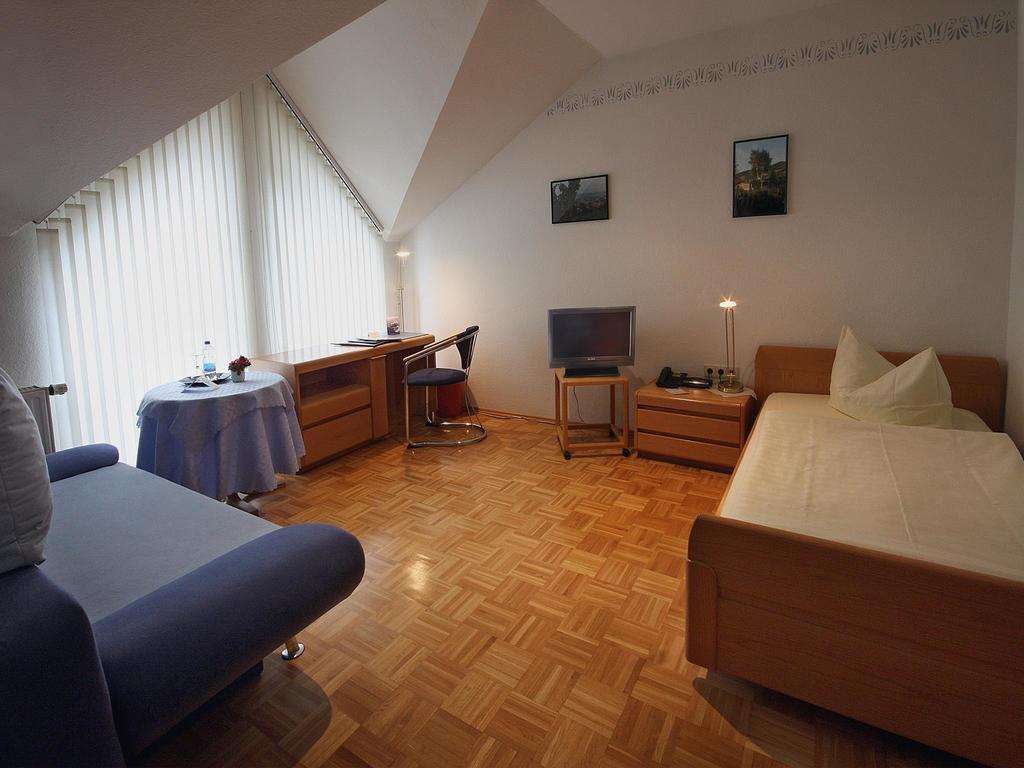 Hotel Garni Zur Bergstrasse Zwingenberg  Chambre photo